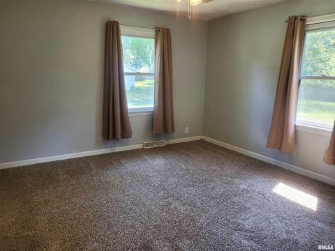 Tiny photo for 601 NORA Lane, Mt Vernon, IL 62864 (MLS # EB460707)