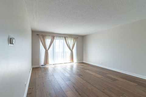 Tiny photo for 13200 W Heiden Circle #2111, Lake Bluff, IL 60044 (MLS # 12606702)