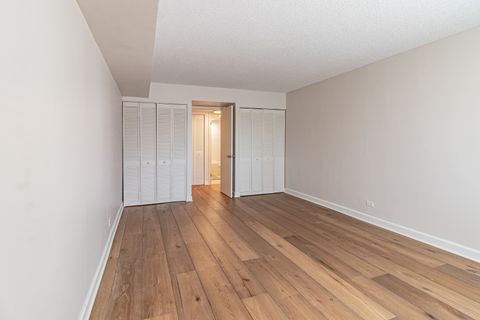 Tiny photo for 13200 W Heiden Circle #2111, Lake Bluff, IL 60044 (MLS # 12606702)