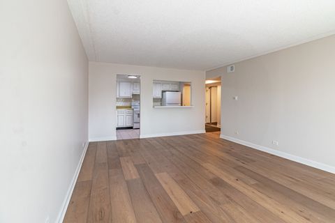 Tiny photo for 13200 W Heiden Circle #2111, Lake Bluff, IL 60044 (MLS # 12606702)