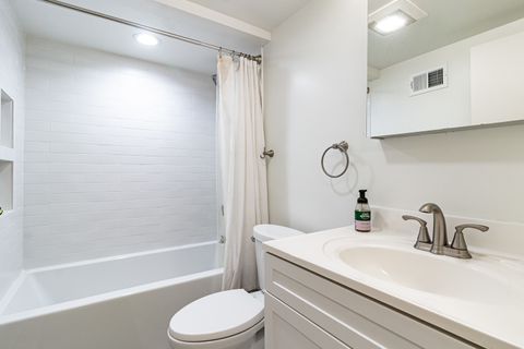 Tiny photo for 13200 W Heiden Circle #2111, Lake Bluff, IL 60044 (MLS # 12606702)