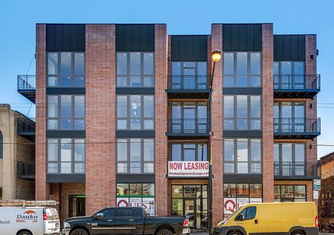 5137 N Broadway Street 204 Chicago IL 60640