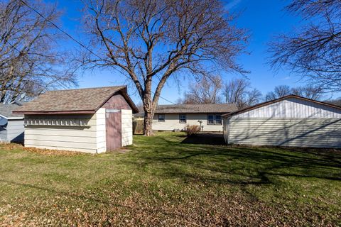 Tiny photo for 609 W LeClaire Road, Eldridge, IA 52748 (MLS # 12604103)