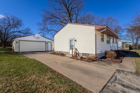 Tiny photo for 609 W LeClaire Road, Eldridge, IA 52748 (MLS # 12604103)