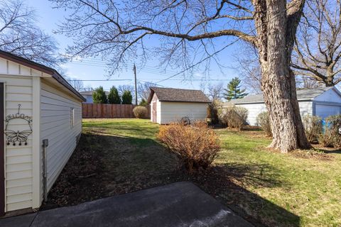 Tiny photo for 609 W LeClaire Road, Eldridge, IA 52748 (MLS # 12604103)