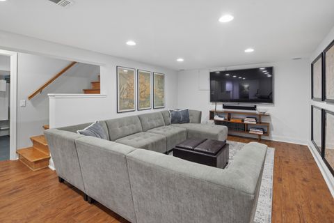 Tiny photo for 701 Peterson Avenue, Park Ridge, IL 60068 (MLS # 12555264)