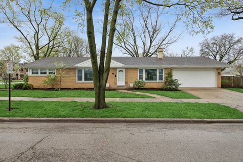 Photo of 701 Peterson Avenue, Park Ridge, IL 60068 (MLS # 12555264)