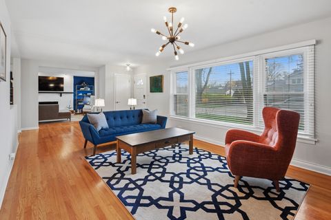 Tiny photo for 701 Peterson Avenue, Park Ridge, IL 60068 (MLS # 12555264)