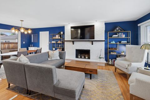 Tiny photo for 701 Peterson Avenue, Park Ridge, IL 60068 (MLS # 12555264)