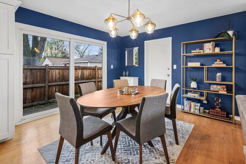 Tiny photo for 701 Peterson Avenue, Park Ridge, IL 60068 (MLS # 12555264)
