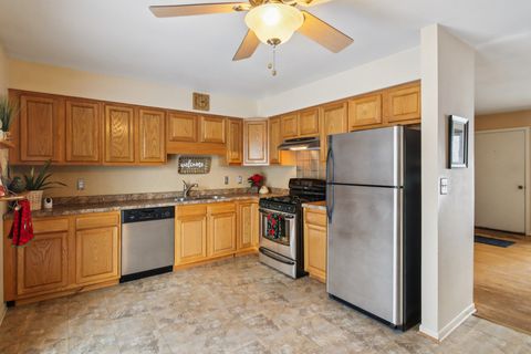 Tiny photo for 2502 E Chestnut Drive, Wonder Lake, IL 60097 (MLS # 12531852)