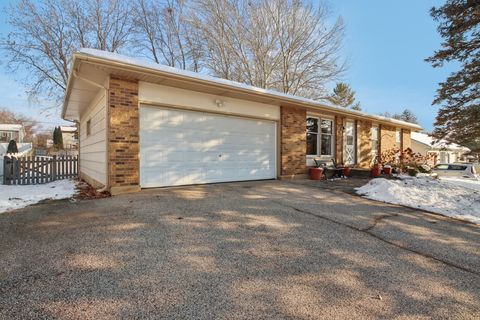 Photo of 2502 E Chestnut Drive, Wonder Lake, IL 60097 (MLS # 12531852)