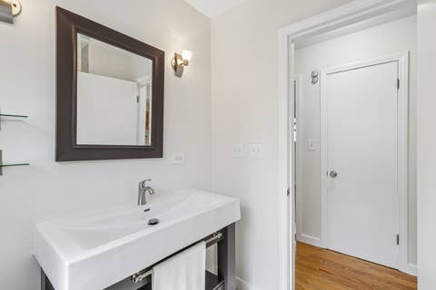 Tiny photo for 2654 W Catalpa Avenue, Chicago, IL 60625 (MLS # 12681068)