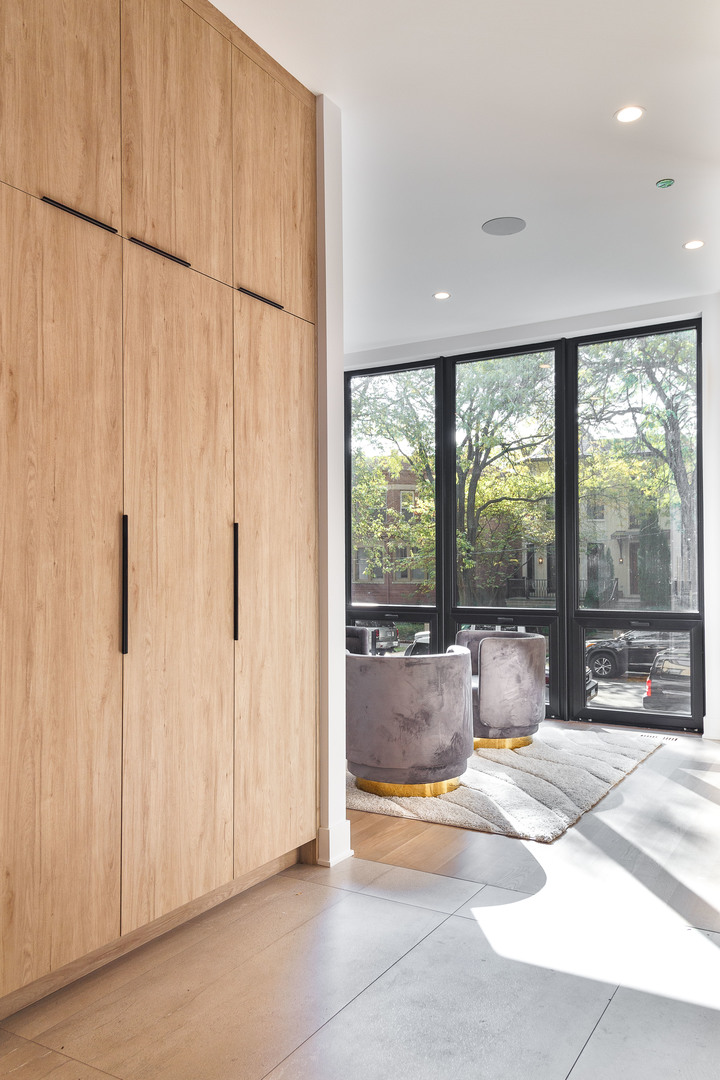 1416 W Warner Avenue