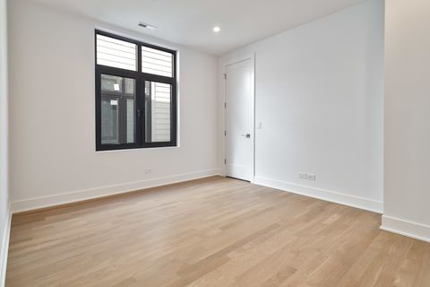 Tiny photo for 1416 W Warner Avenue, Chicago, IL 60613 (MLS # 12526303)