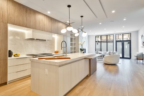 Tiny photo for 1416 W Warner Avenue, Chicago, IL 60613 (MLS # 12526303)