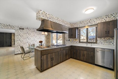 Tiny photo for 9 Buckingham Drive, Sugar Grove, IL 60554 (MLS # 12603305)