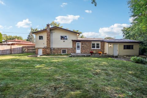 Tiny photo for 461 S Ardmore Terrace, Addison, IL 60101 (MLS # 12484723)