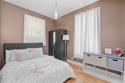 Tiny photo for 1057 W Argyle Street #3f, Chicago, IL 60640 (MLS # 12442206)