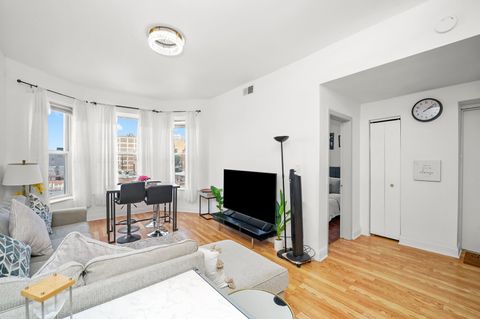 Tiny photo for 1057 W Argyle Street #3f, Chicago, IL 60640 (MLS # 12442206)