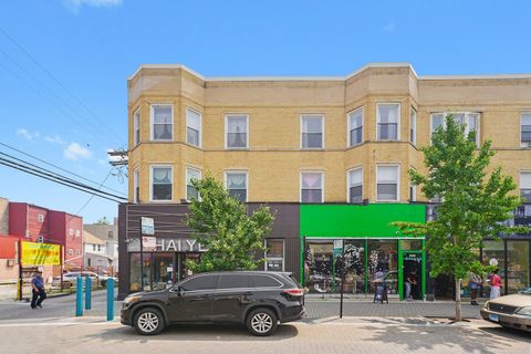 Photo of 1057 W Argyle Street #3f, Chicago, IL 60640 (MLS # 12442206)