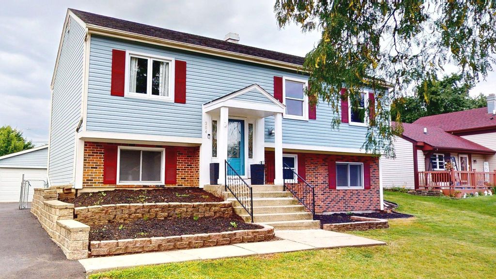 Photo for 304 Jackson Street, Bartlett, IL 60103 (MLS # 12497016)