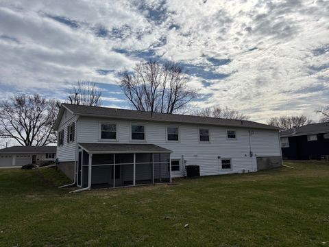 Tiny photo for 506 Maple Avenue, Morrison, IL 61270 (MLS # 12607023)