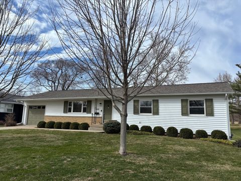 Tiny photo for 506 Maple Avenue, Morrison, IL 61270 (MLS # 12607023)