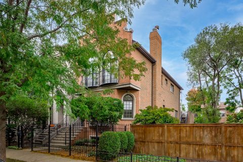 Photo of 2320 W Charleston Street, Chicago, IL 60647 (MLS # 12497404)