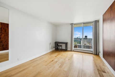 Tiny photo for 6007 N Sheridan Road #38G, Chicago, IL 60660 (MLS # 12445807)
