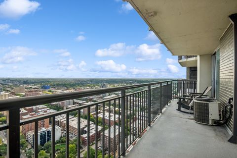 Tiny photo for 6007 N Sheridan Road #38G, Chicago, IL 60660 (MLS # 12445807)