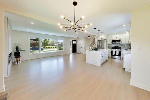 Tiny photo for 910 E Kimber Lane, Arlington Heights, IL 60005 (MLS # 12774587)
