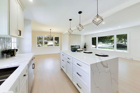 Tiny photo for 910 E Kimber Lane, Arlington Heights, IL 60005 (MLS # 12774587)