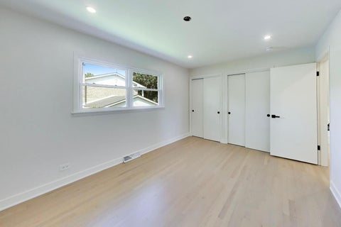 Tiny photo for 910 E Kimber Lane, Arlington Heights, IL 60005 (MLS # 12774587)