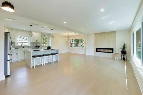 Tiny photo for 910 E Kimber Lane, Arlington Heights, IL 60005 (MLS # 12774587)