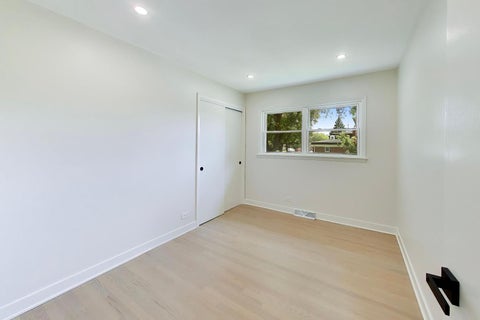 Tiny photo for 910 E Kimber Lane, Arlington Heights, IL 60005 (MLS # 12774587)