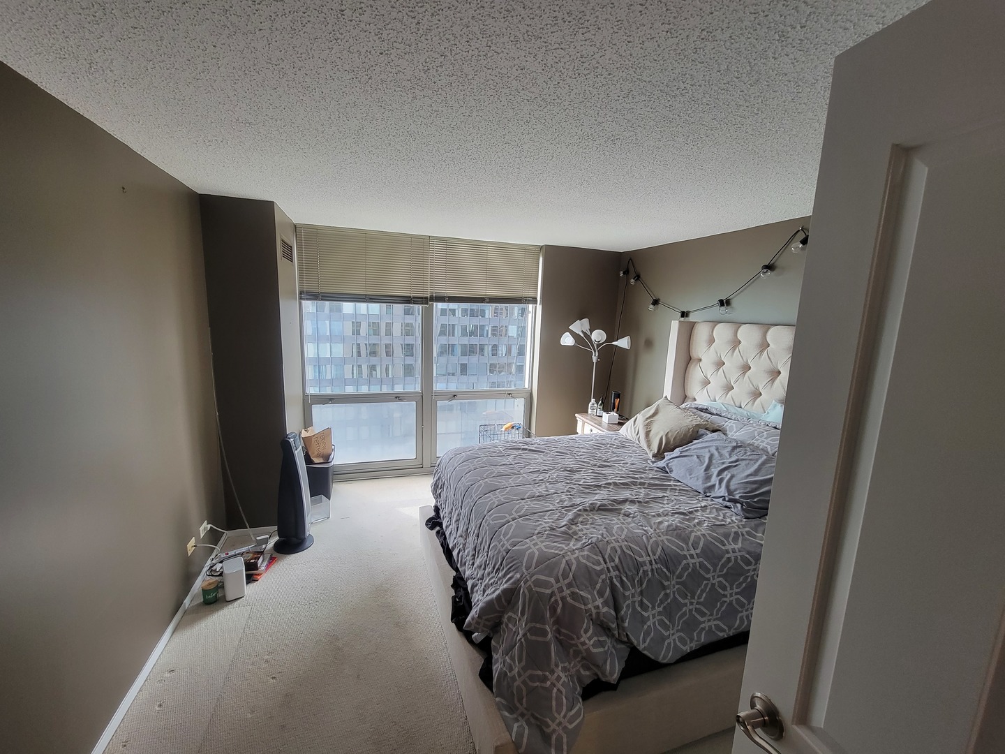 195 N HARBOR Drive 2304