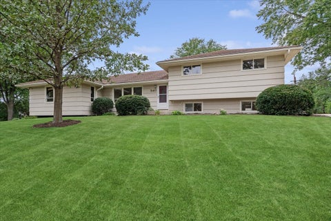 Photo of 540 Bluebell Court, Lisle, IL 60532 (MLS # 12739682)