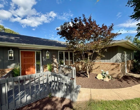 Tiny photo for 1108 Pearl Drive, Mahomet, IL 61853 (MLS # 12624418)