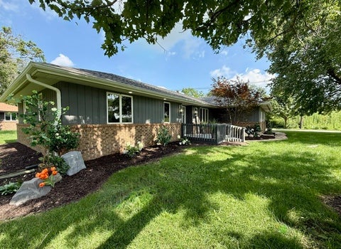 Tiny photo for 1108 Pearl Drive, Mahomet, IL 61853 (MLS # 12624418)