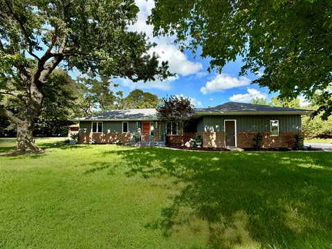 Tiny photo for 1108 Pearl Drive, Mahomet, IL 61853 (MLS # 12624418)