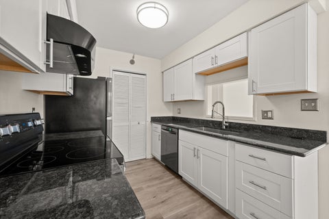 Tiny photo for 1610 Meadowbrook Court, Sycamore, IL 60178 (MLS # 12683661)