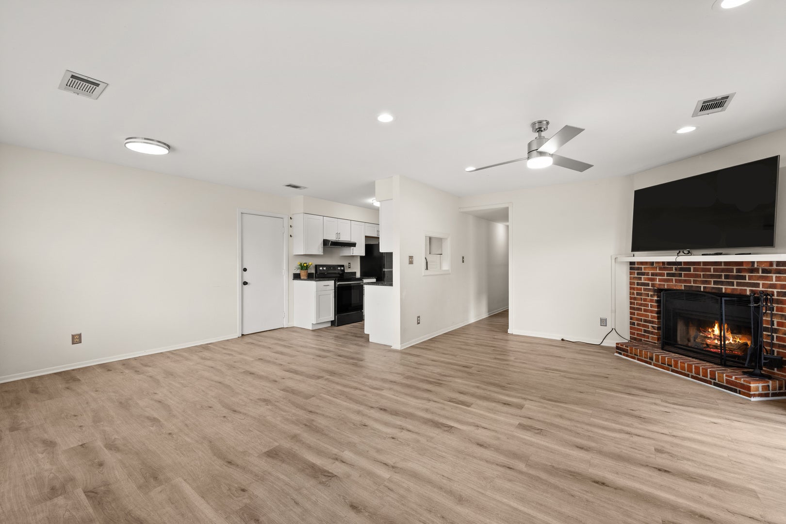 1610 Meadowbrook Court