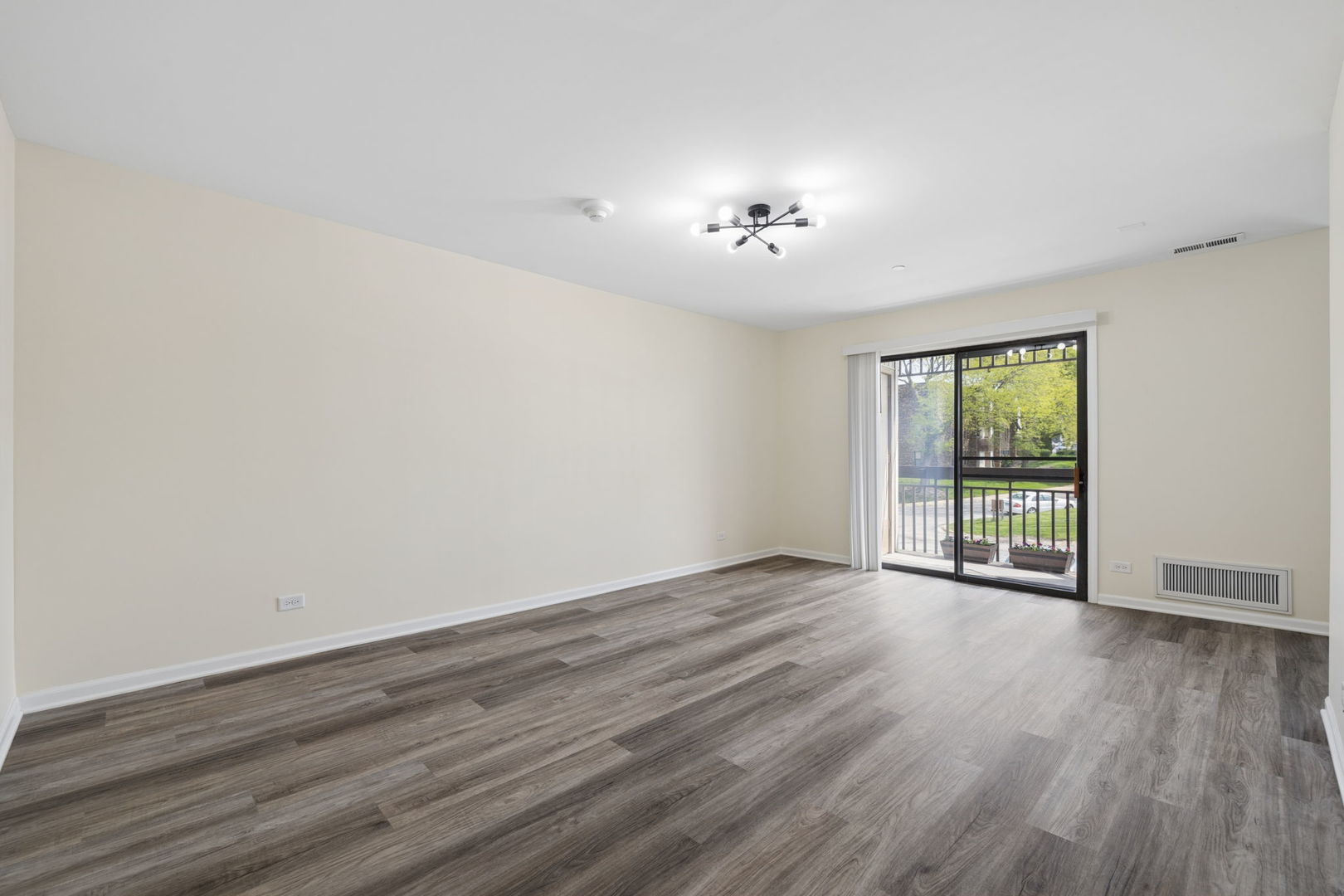 2216 Country Club Drive 15