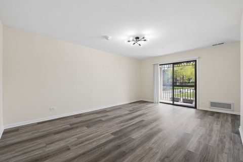 Tiny photo for 2216 Country Club Drive #15, Woodridge, IL 60517 (MLS # 12631064)