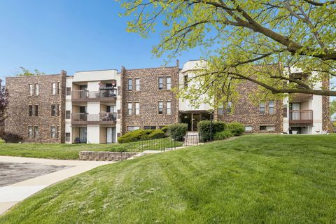 2216 Country Club Drive 15 Woodridge IL 60517