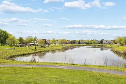Tiny photo for 2216 Country Club Drive #15, Woodridge, IL 60517 (MLS # 12631064)
