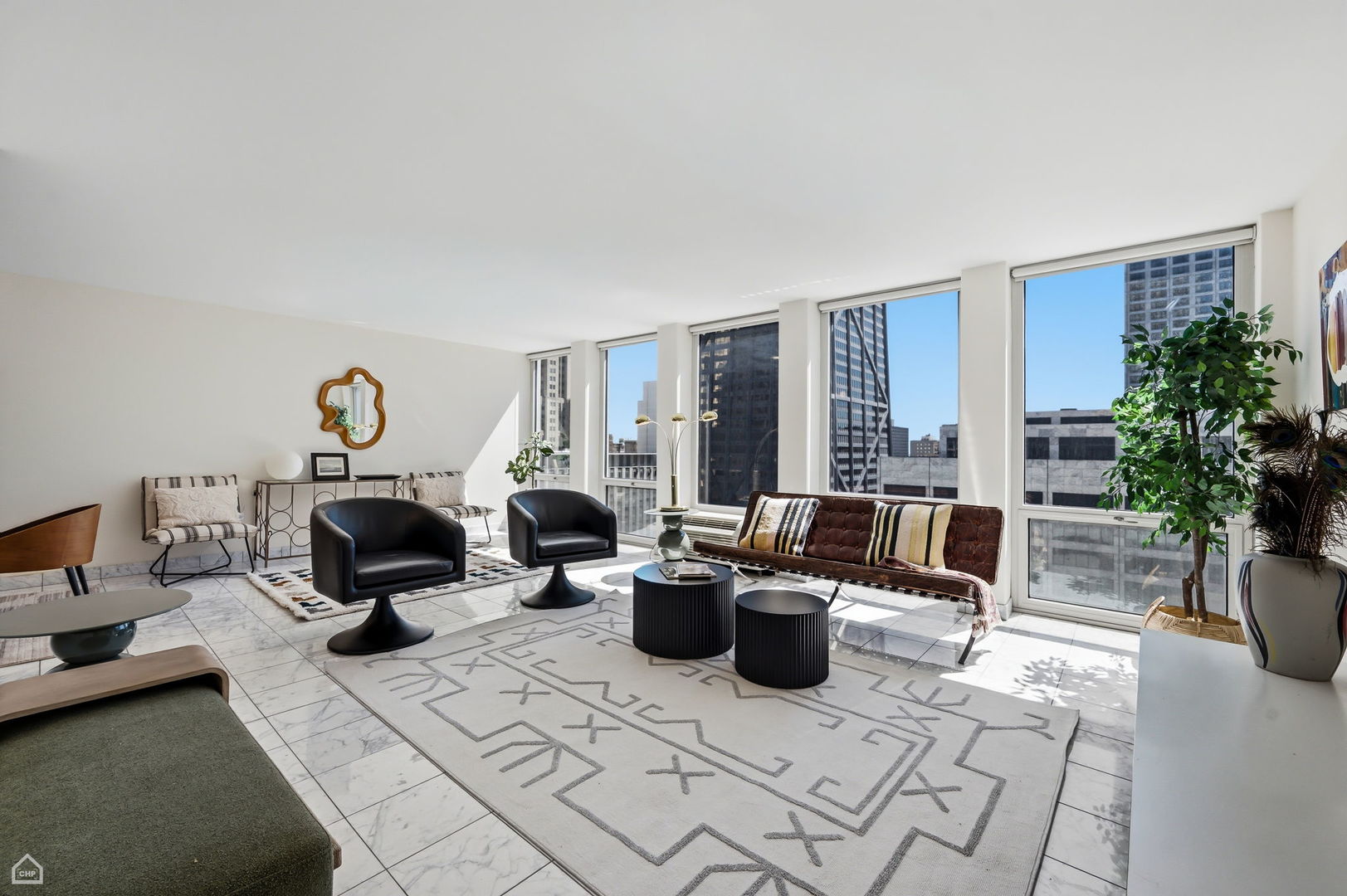 111 E Chestnut Street 21F
