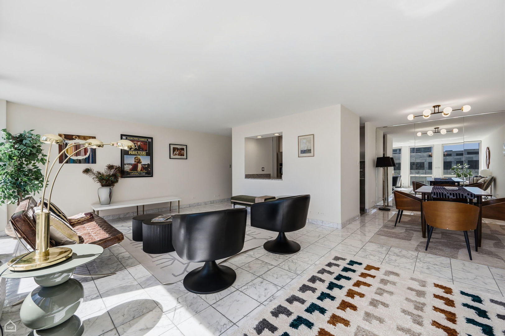 111 E Chestnut Street 21F