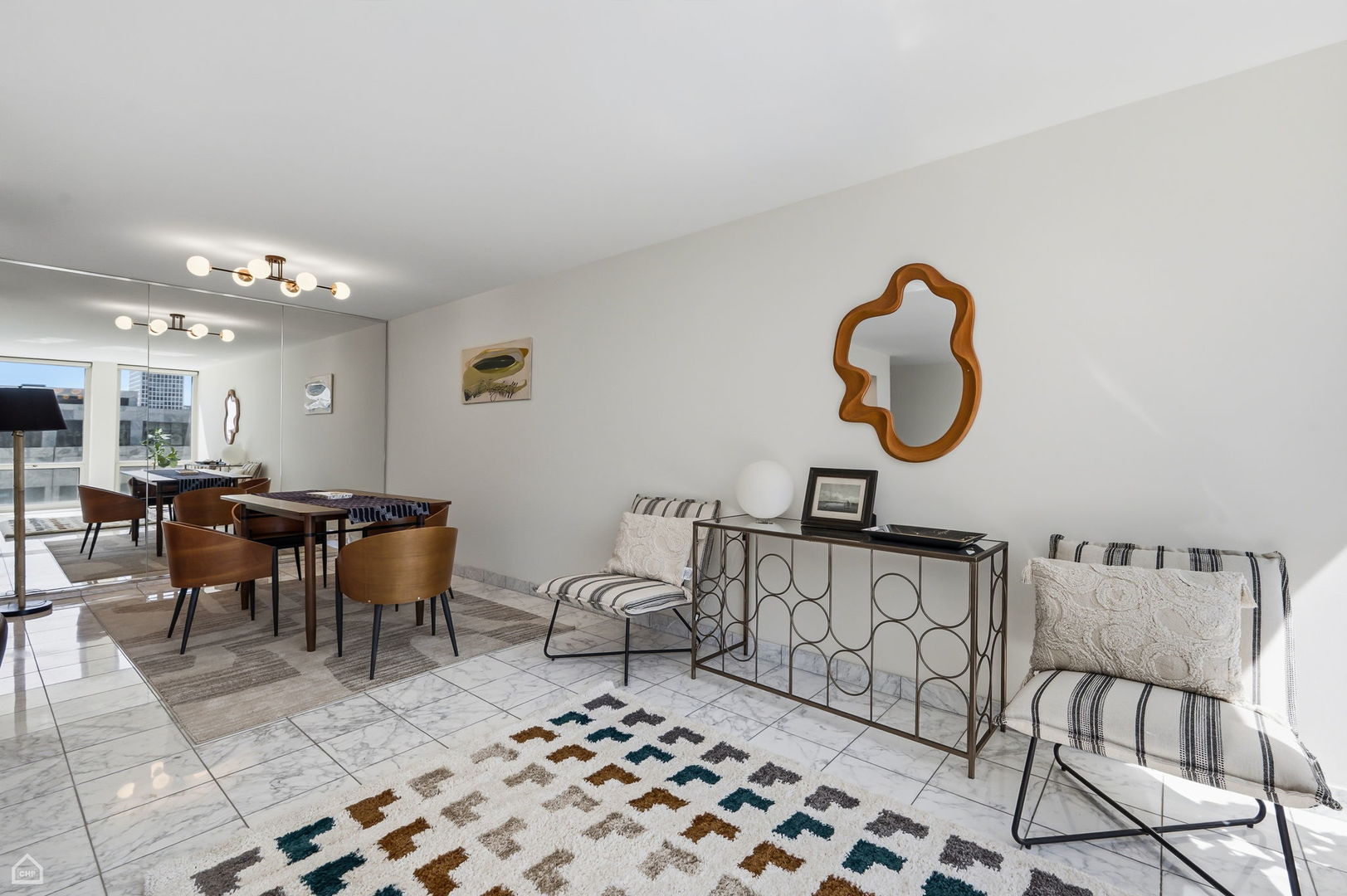 111 E Chestnut Street 21F